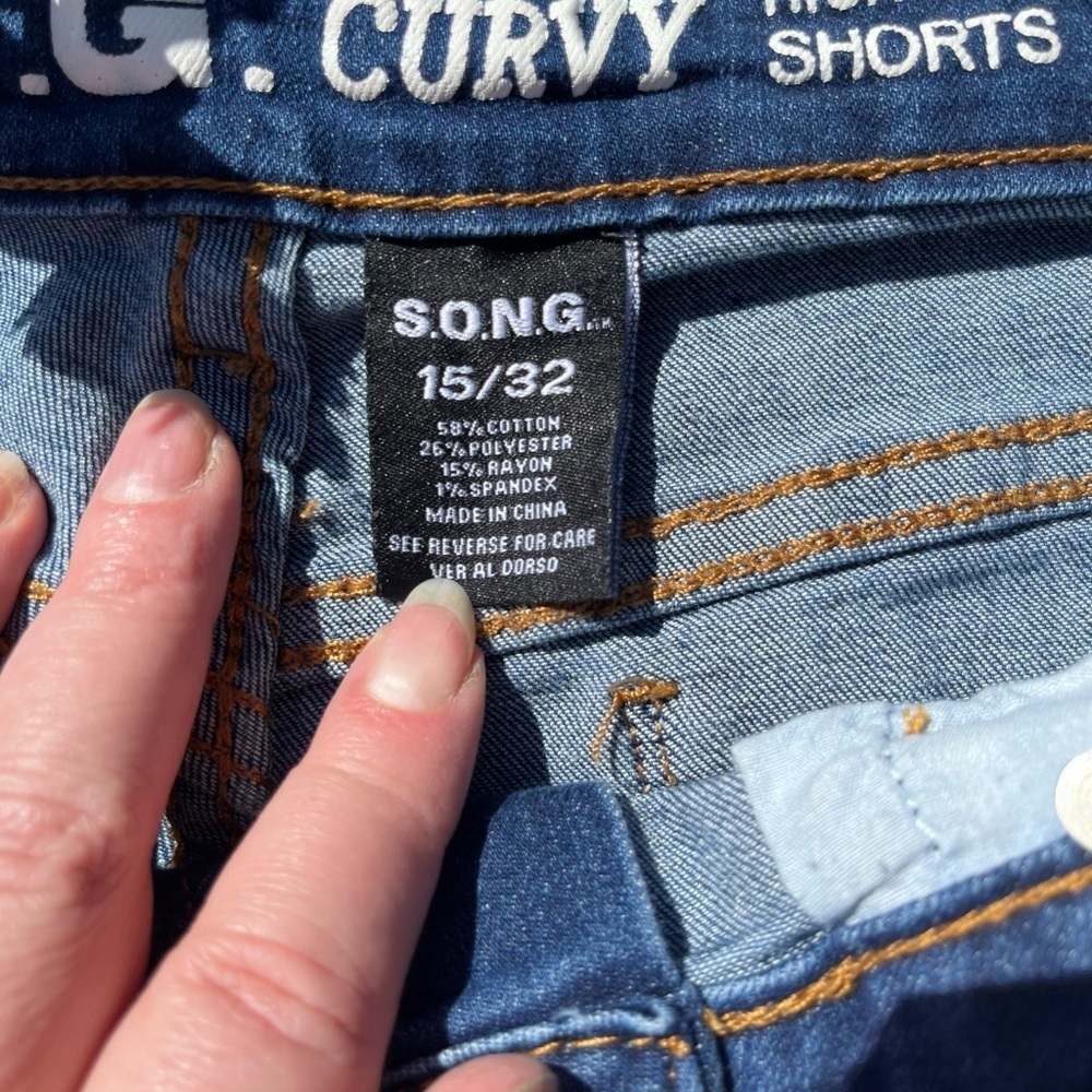 Women's Blue Denim Shorts S.O.N.G. Curvy 15/32 button up - Picture 8 of 9